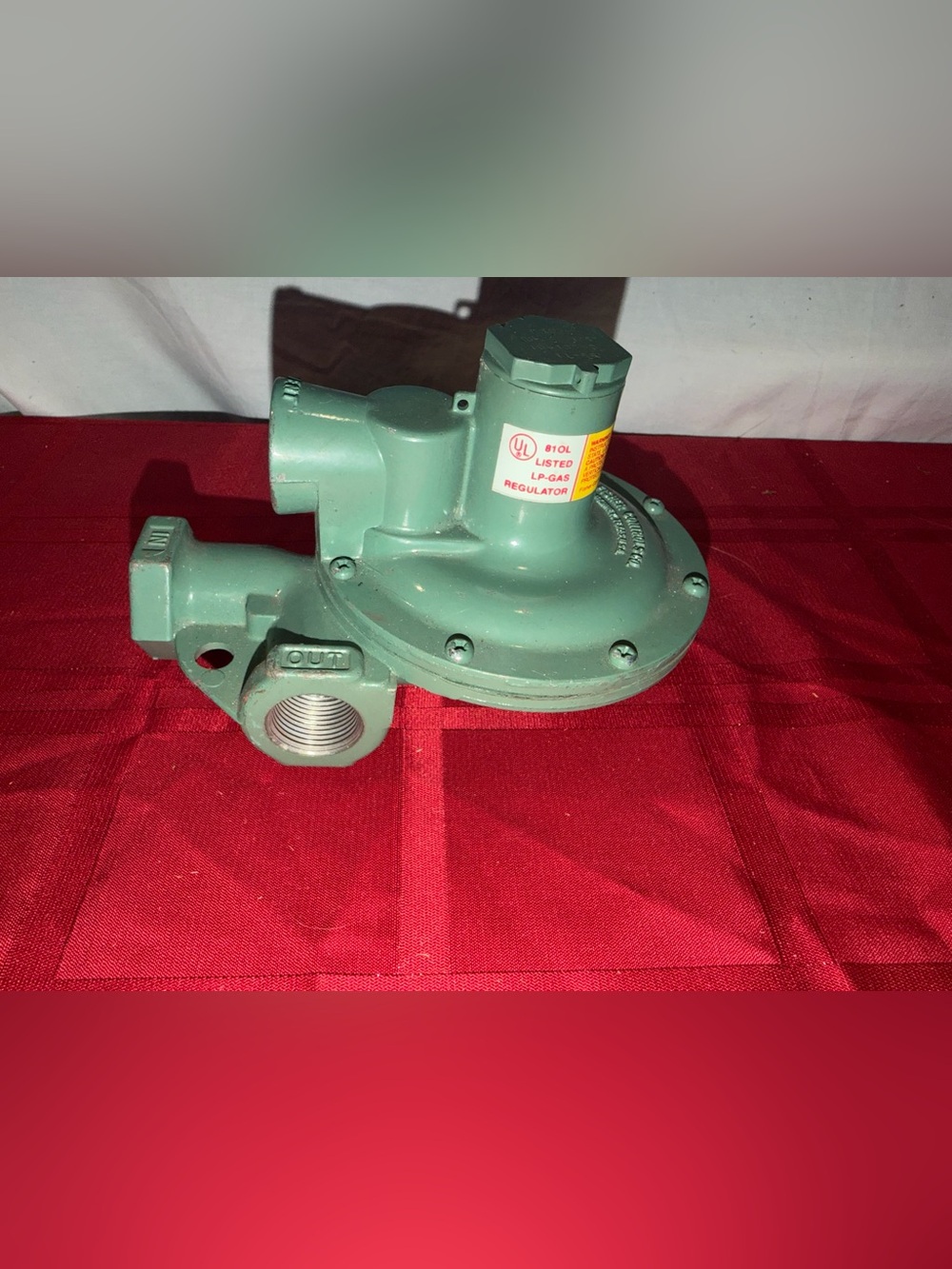 NEW Fisher 810L durable low-pressure LPgas (propane) regulator for vapor service